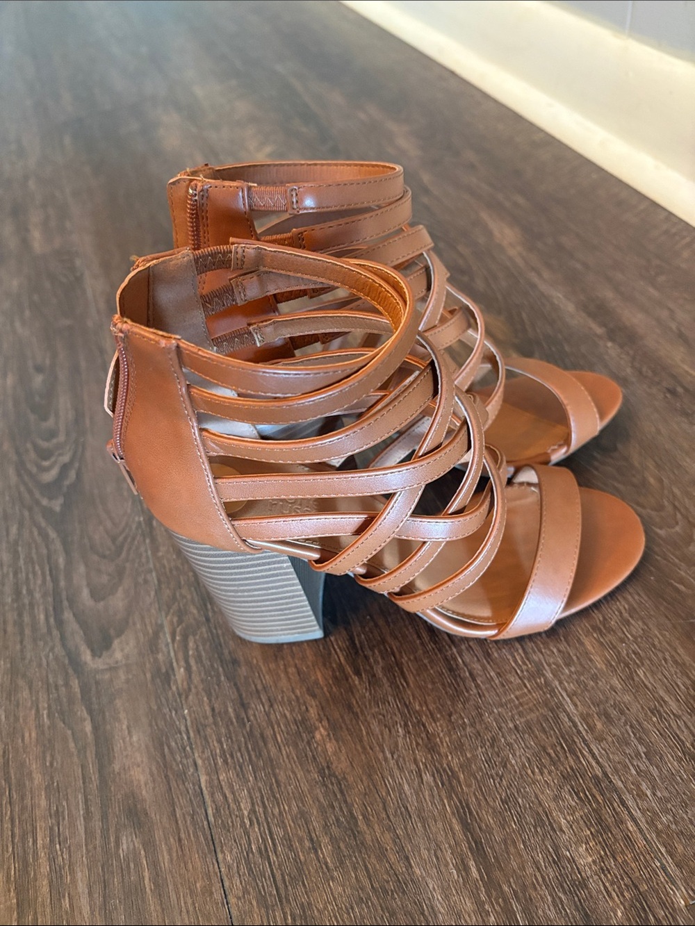 Strappy Block Heel Sandals in Tan